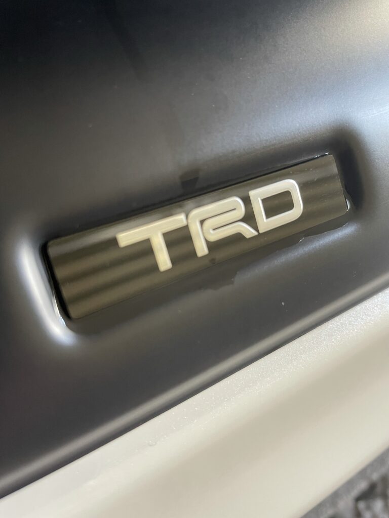TOYOTA ALPHARD TRDフルエアロ入庫